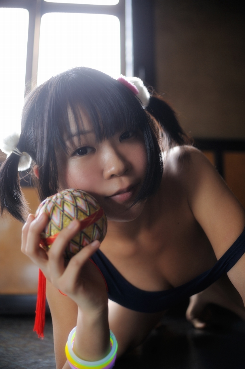 [Cosplay]  Hot Flute Student Pigtails & Perfect Ass 2